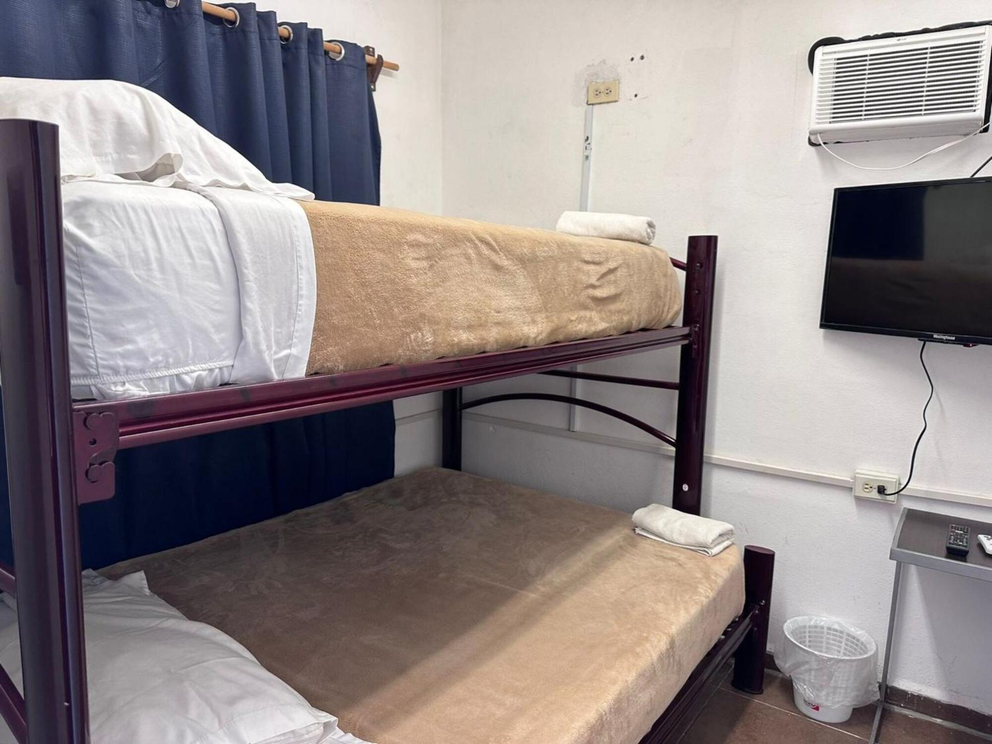 Suites Apodaca Eksteriør billede